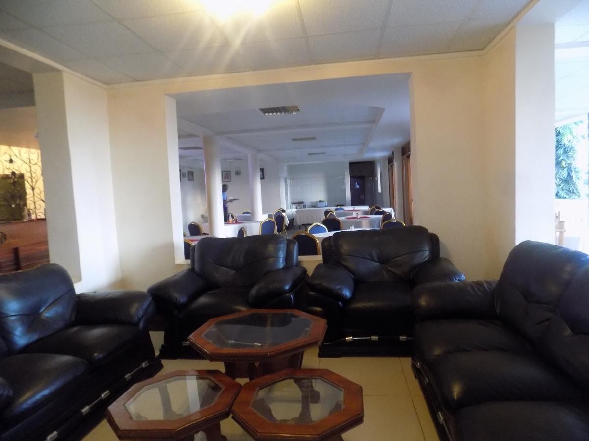 Kayegi Hotel Mbale Extérieur photo