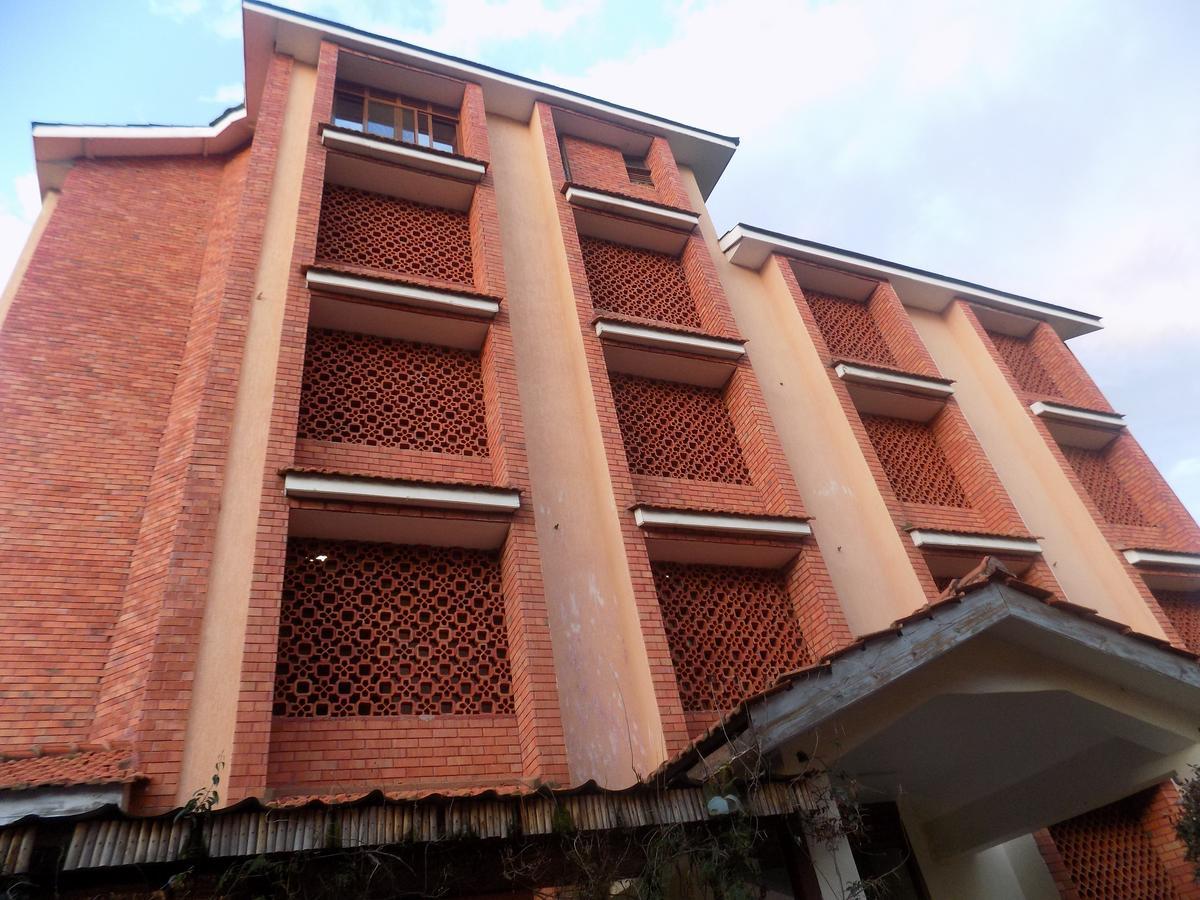 Kayegi Hotel Mbale Extérieur photo