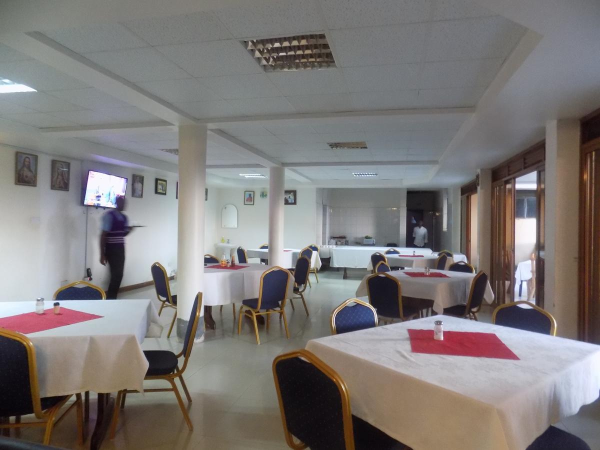 Kayegi Hotel Mbale Extérieur photo