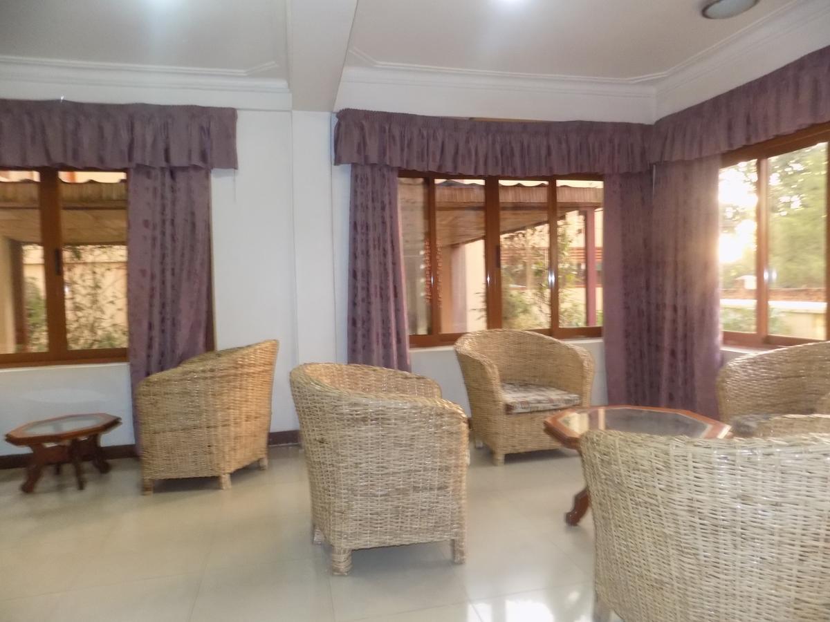 Kayegi Hotel Mbale Extérieur photo