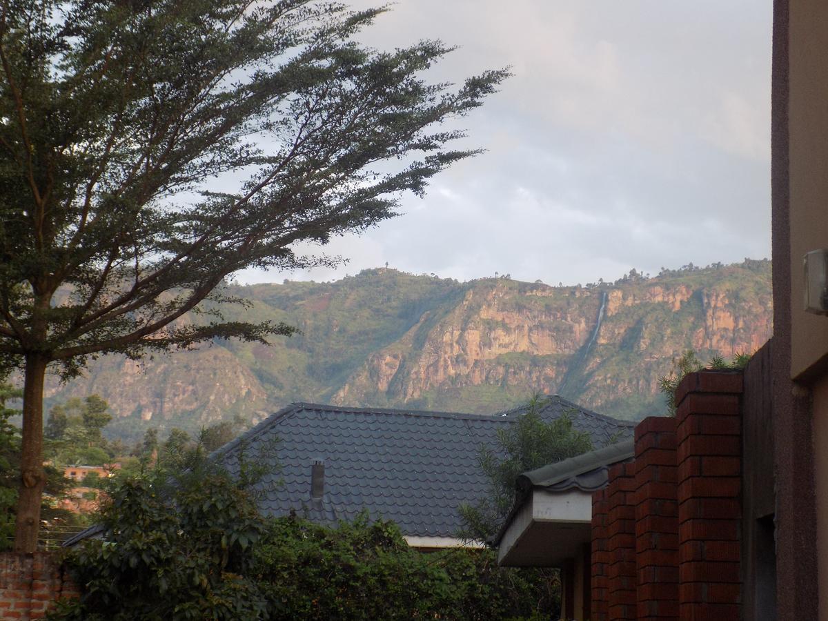 Kayegi Hotel Mbale Extérieur photo