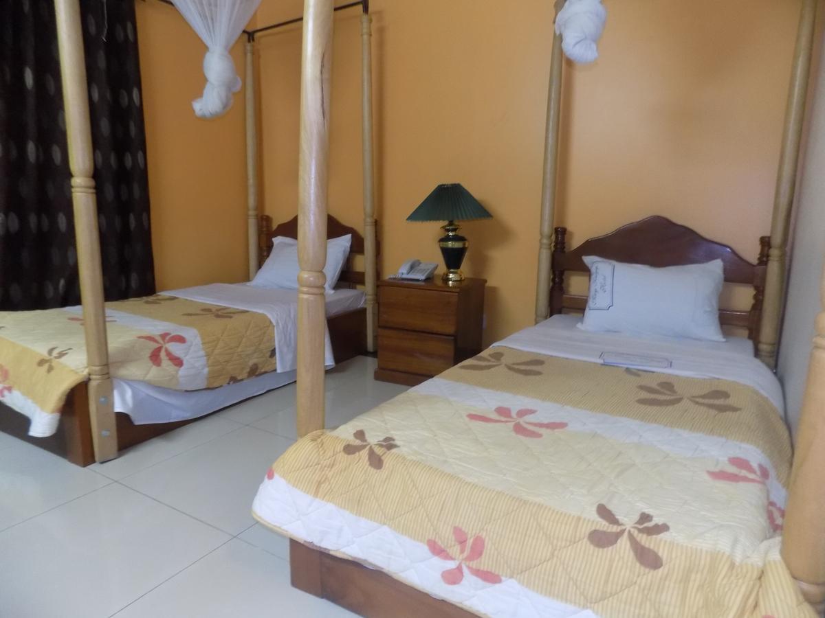 Kayegi Hotel Mbale Extérieur photo