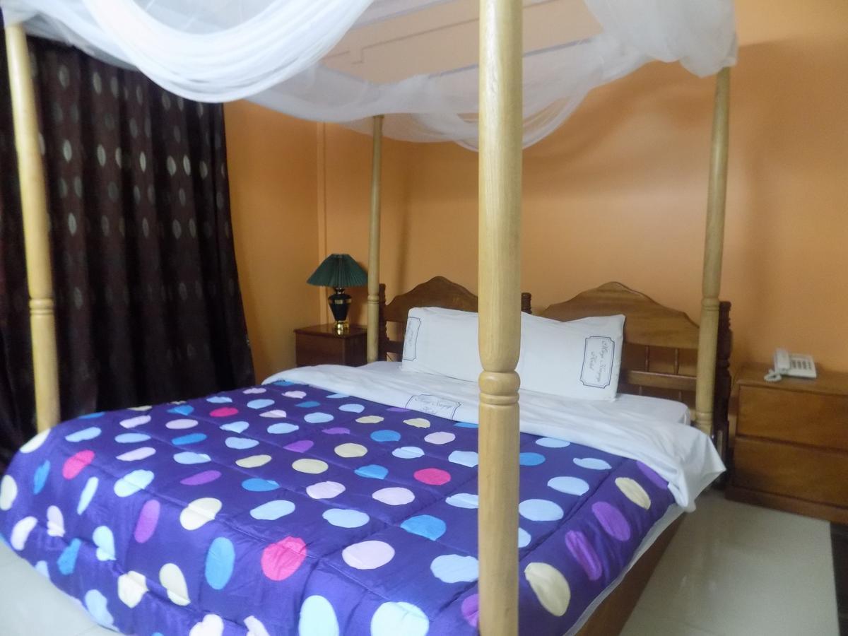 Kayegi Hotel Mbale Extérieur photo
