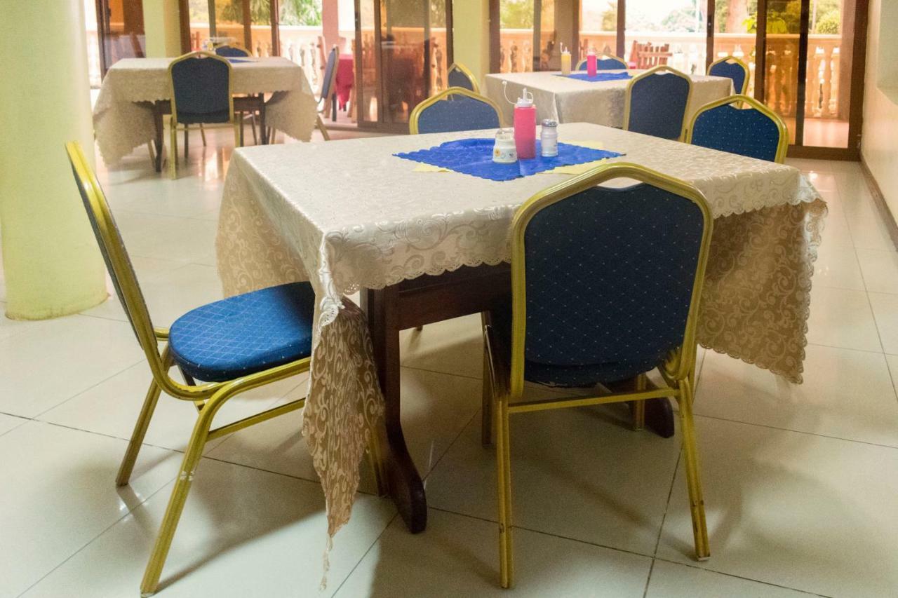 Kayegi Hotel Mbale Extérieur photo