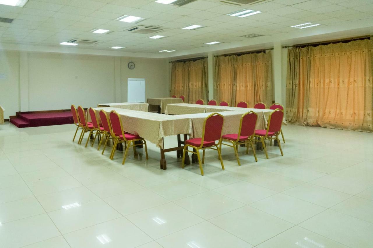 Kayegi Hotel Mbale Extérieur photo