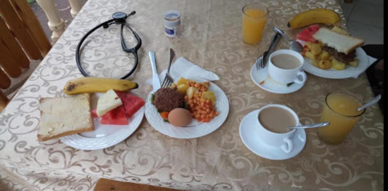 Kayegi Hotel Mbale Extérieur photo